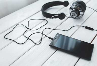 兰德尔21+8迎里程碑森萨鲍41分 森林狼狂胜爵士