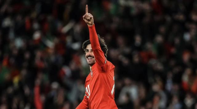 pg电子手机端-90分钟C罗仍是巨星 梅开二度 特林康成葡国英雄！